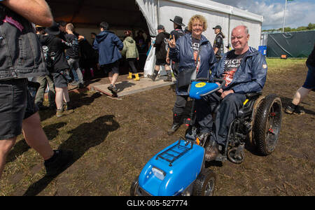 Wacken 2025 Fans trotzem dem angesagten Regen-stock-foto