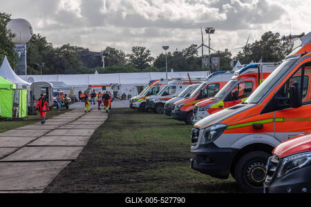 Wacken 2025 Fans trotzem dem angesagten Regen-stock-foto