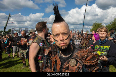 Wacken 2025 Fans trotzem dem angesagten Regen-stock-foto