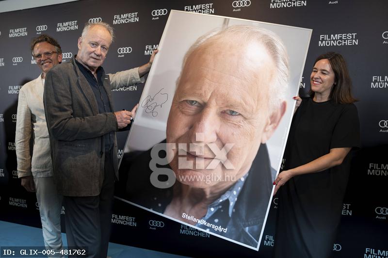 Christoph Gr?ner, Stellan Skarsg?rd, Julia Weigl