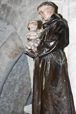 Felújítják a csodaszép, 800 éves jáki templomot-stock-foto