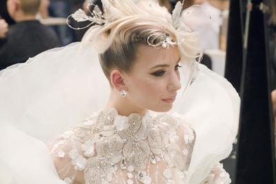 Magyarország legnagyobb szépségipari kiállítása zajlott 2018.10.26-28 között a HUNGEXPO G pavilonjában. A nagyszabású rendezvényen az iparág három nagyobb területe (kozmetika, fodrászat, kéz és lábápolás) adott egymásnak találkozót, és felvonultatta innovációit, valamint legjobb termékeit a szakembereknek, és az érdeklődő, minden korosztályt és nemet képviselő nagyközönségnek.-stock-photo
