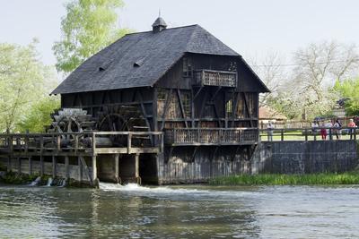A túristvándi vízimalom a Szabolcs-Szatmár-Bereg megyei Túristvándiban található, a Túr egyik ágán (Öreg-Túr). A műemlék, még működőképes vízimalom ma múzeumként funkcionál és egész évben látogatható-stock-foto