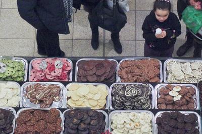 Csokoládé fesztivált rendeztek a debrecenii Fórum bevásárló központban, ahol a Nagytemplom csokoládéból elkészített mását is kiállítótták, melyet elfogyasztottak a látogató vásárlók a rendezvény végeztével.-stock-foto