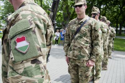 Debrecen Drive néven első alkalommal rendeznek járműipari fesztivált a Nagyerdei Stadionban és környékén május 25-én és 26-án. A szervezők mintegy tizenötezer látogatót várnak. Szombat reggel kapunyitás, és lesz minden, ami gurul.A Campus fesztiválokat is rendező debreceni Campus Nonprofit Kft. újabb nagyrendezvény alapkövét teszi le a Debrecen Drive-val, amely az ország egyik legnagyobb járműipari seregszemléje. A Debrecen Drive méreteirről mindent elárul, hogy a stadionban és környékén nagyobb területet foglal el a rendezvény, mint a nyári Campus fesztivál. A kulturális programokkal kísért Debrecen Drive-on több mint félezer járművet láthat a közönség, a személyautók mellett egyebek mellett versenyautókat, sport- és túramotorokat, honvédségi járműveket, erő- és munkagépeket, de kaszkadőrshow is szórakoztatja az érdeklődőket a kétnapos nagyerdei rendezvényen.A Nagyerdei Stadionban mutatják be a "csúcsragadozókat" (Ferrari, Lamborghini, Porsche, Aston Martin, Maserati), a stadiont körbevéve helyezkednek majd ez a versenyautók, az oldtimerek, a munkagépek, a kamionok, a katonai járművek, a mentők, a tűzoltók és a rendőrség járművei, a tuningautók és más speciális járművek.Egyszerre 250 új személygépkocsit tekinthetnek majd meg az érdeklődők, amire még nem volt példa hazánkban.-stock-photo