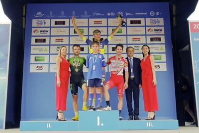 A TOUR DE HONGRIE 2019 kerékpáros verseny egyik idei cél helyszíne a hajdúszoboszlói fürdő mellett volt a Tiszafüred-Hajdúszoboszlói szakasz lezárásaként.-stock-foto