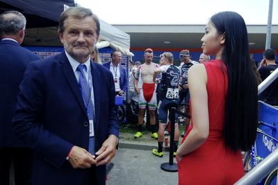 A TOUR DE HONGRIE 2019 kerékpáros verseny egyik idei cél helyszíne a hajdúszoboszlói fürdő mellett volt a Tiszafüred-Hajdúszoboszlói szakasz lezárásaként.-stock-foto