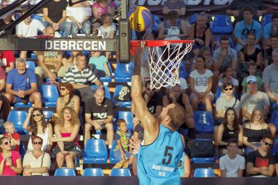 Négy versenyt rendeznek 3x3-as kosárlabdában Debrecen főterén.-stock-photo