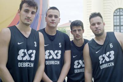 World Tour Masters 3X3 Basketball Cup/Hungary/Debrecen. Augusztus 27-e és szeptember 1-e között ismét megrendezésre kerül a méltán népszerű 3x3 World Tour Debrecen Masters a Debreceni Református Nagytemplom előtt! A magyar csapat a képen.-stock-photo