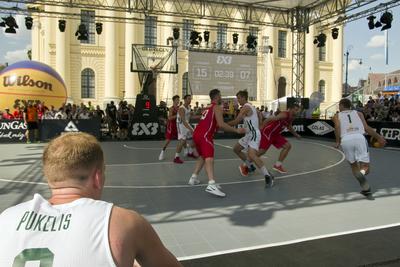 Négy versenyt rendeznek 3x3-as kosárlabdában Debrecen főterén.-stock-photo