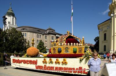 Flowerart car carnival 2020 Hungary/Debrecen-stock-foto