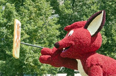 Flowerart car carnival 2020 Hungary/Debrecen-stock-foto