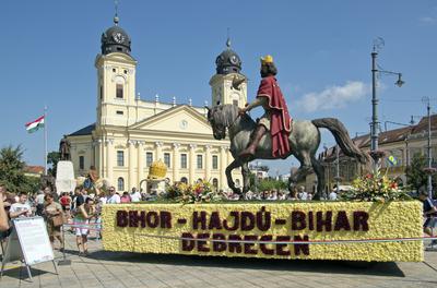 Flowerart car carnival 2020 Hungary/Debrecen-stock-foto