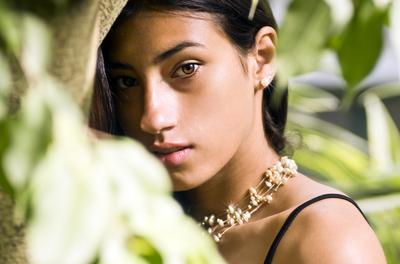 Pearl & Copperpeacock  bijou fashion-stock-foto