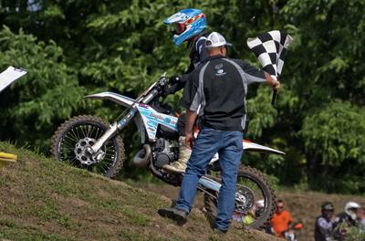 ELITE MOTOCROSS MAGYAR BAJNOKSÁG III. FORDULÓ Tápióbicskén-stock-foto
