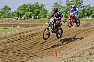 ELITE MOTOCROSS MAGYAR BAJNOKSÁG III. FORDULÓ Tápióbicskén-stock-foto