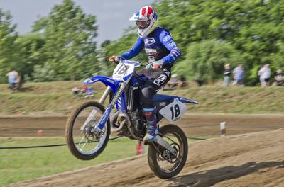 ELITE MOTOCROSS MAGYAR BAJNOKSÁG III. FORDULÓ Tápióbicskén-stock-foto