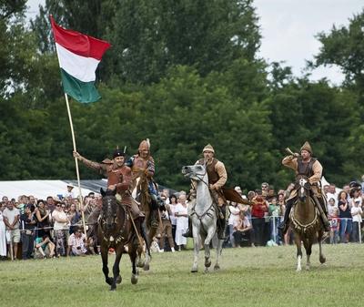 Kurultaj – Magyar Törzsi Gyűlés Bugacon-stock-foto