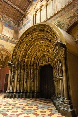 A Freibergi Aranykapu másolata, Román csarnok, Szépművészeti Múzeum-stock-foto