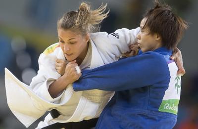 Karakas Hedvig - Lien Csen-ling-stock-foto