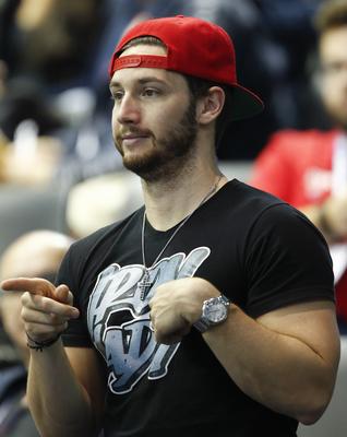 Shane Tusup, Hosszú Katinka edzője és férje a 100 méteres vegyesúszás eredményhírdetése közben a  netanyai rövidpályás úszó Európa-bajnokságon 2015. december 4-án.-stock-foto