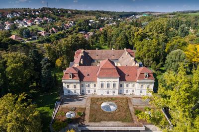 Aerial phooto of Apponyi Castle in Hogyesz, Hungary-stock-photo