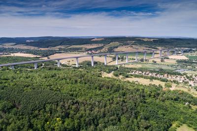 A Kőröshegyi völgyhíd madártávlatból-stock-foto