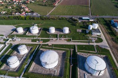 MOL logisztikai telephely-stock-foto
