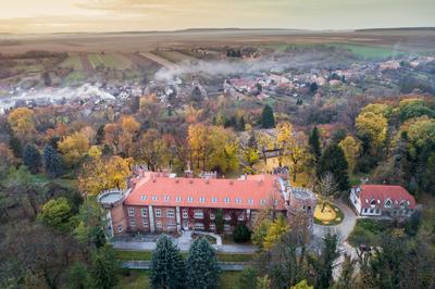 Benyovszky-kastély, Görcsöny-stock-photo