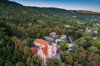 Máriagyűd, Kegytemplom-stock-photo