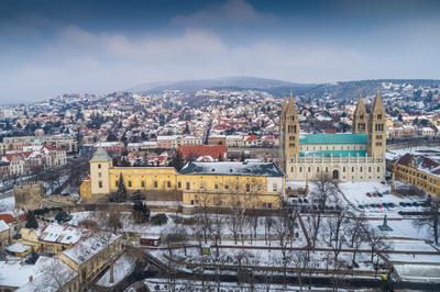 A pécsi székesegyház-stock-photo