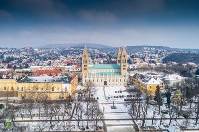 A pécsi székesegyház-stock-photo