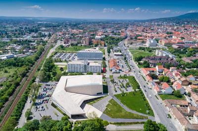 Pécs madártávlatból-stock-foto