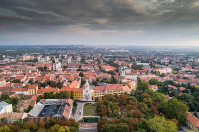 Pécs madártávlatból-stock-foto