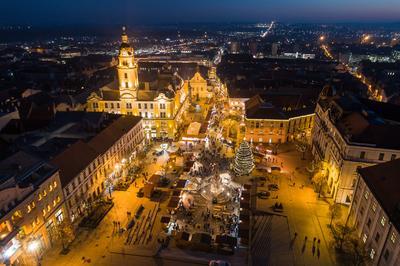 Adventi vásár Pécs főterén-stock-foto