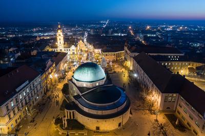 Adventi vásár Pécs főterén-stock-foto