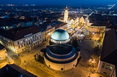 Adventi vásár Pécs főterén-stock-foto