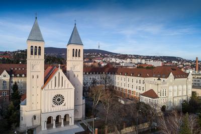 Pécs, Pius templom-stock-photo