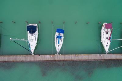 A balatonfüredi vitorláskikötő madártávlatból-stock-photo