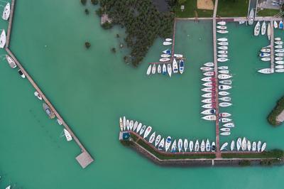 A balatonfüredi vitorláskikötő madártávlatból-stock-photo