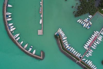 A balatonfüredi vitorláskikötő madártávlatból-stock-photo