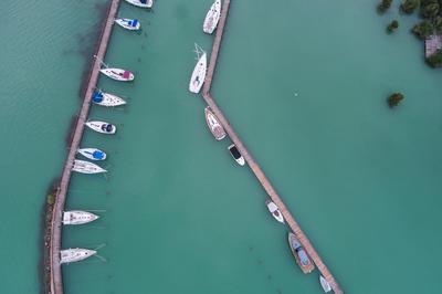 A balatonfüredi vitorláskikötő madártávlatból-stock-photo