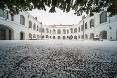 Szekszárd, a régi megyeháza a Béla király téren-stock-foto