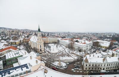 Szekszárd, a Béla király tér télen-stock-foto