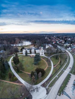 Beautiful Brunszvik Castle in Martonvasar, Hungary-stock-foto