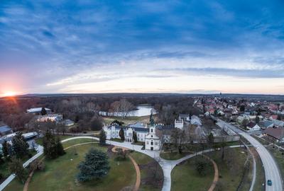Beautiful Brunszvik Castle in Martonvasar, Hungary-stock-foto