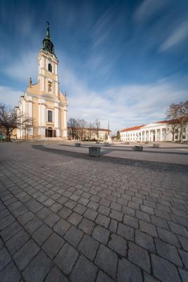 Church at Szekszard, Bela ter, long exposure photo-stock-foto