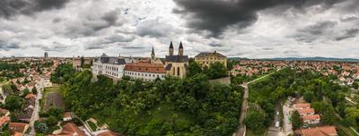Castle of Veszprem with cloudy sky-stock-foto