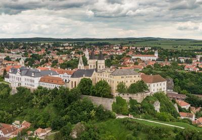 Castle of Veszprem with cloudy sky-stock-foto