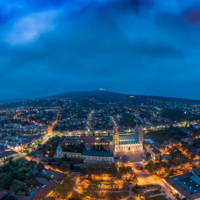 Pecs, Szekesegyhaz. Bird eye view at night-stock-foto